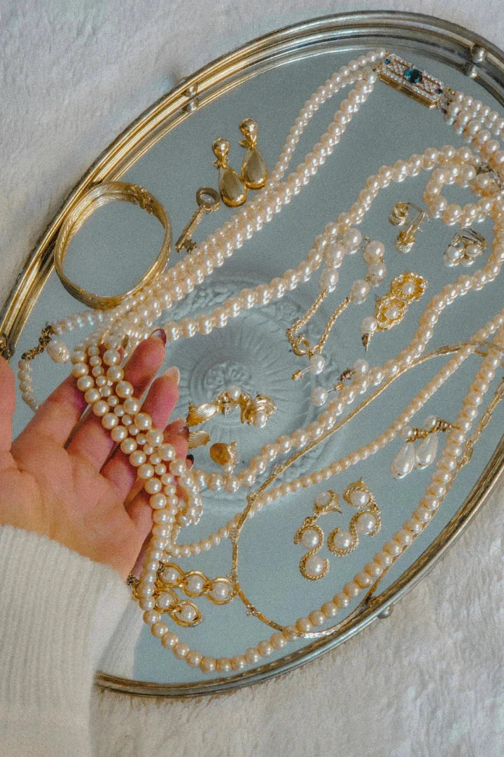 Why Vintage Jewellery Is Making A Comeback in 2026