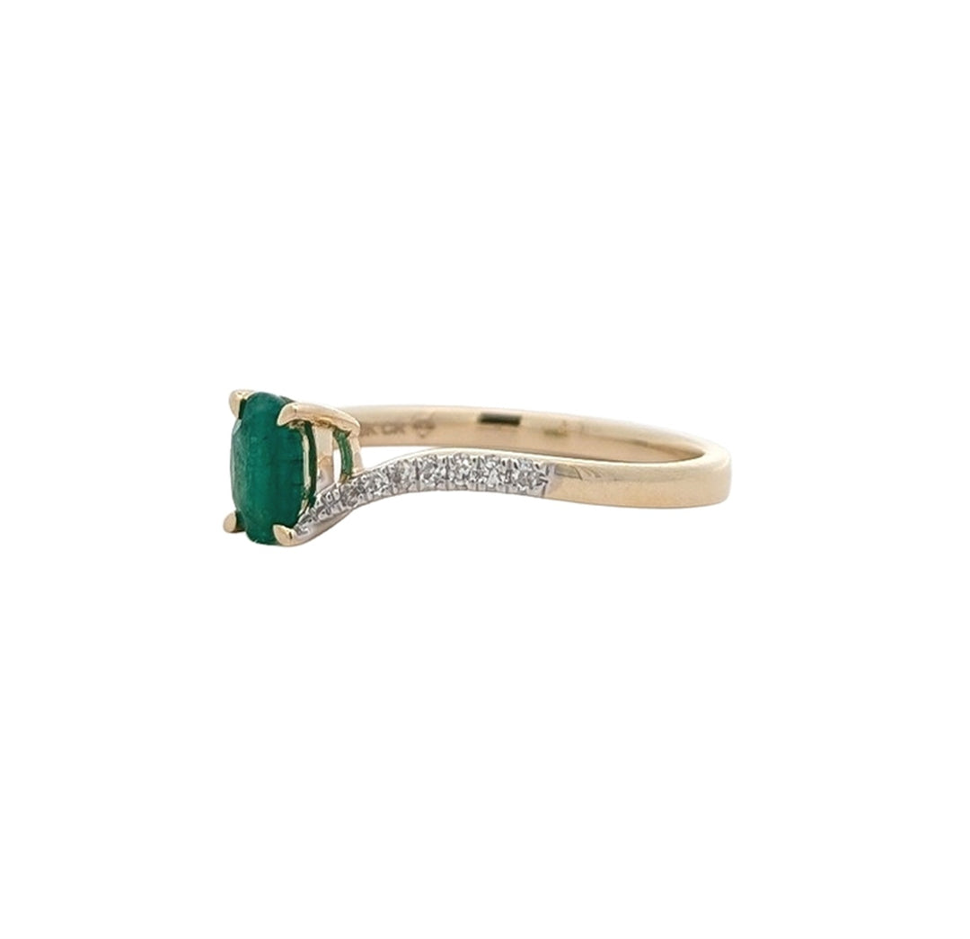 10K Gold Natural Emerald Canadian Diamond Ring