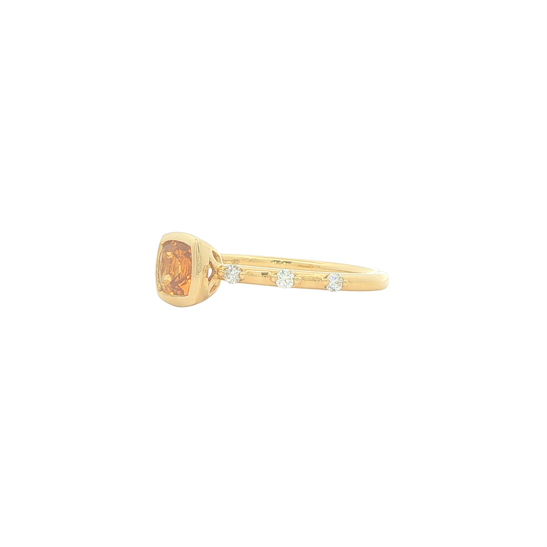 18KT Yellow Gold Citrine and 0.11cttw Diamond Ring