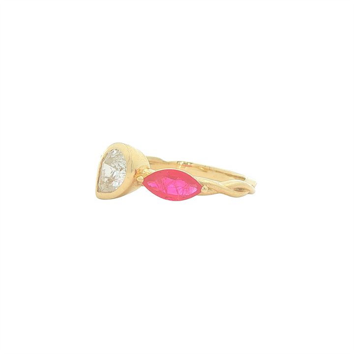 10KT Yellow Gold 0.80cttw Canadian Diamond and Ruby Ring