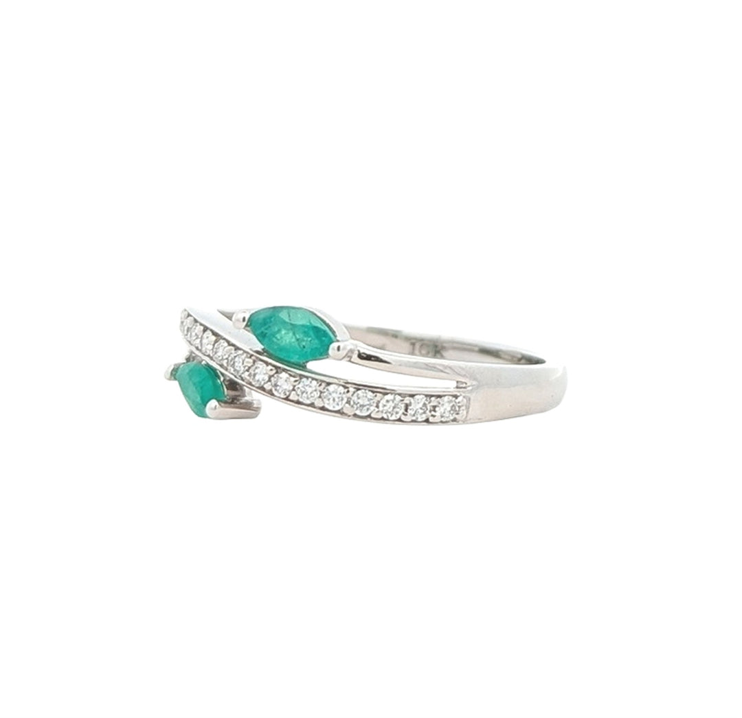 10KT White Gold Emerald and 0.13ctw Diamond Ring