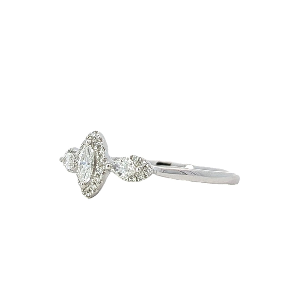 18KT White Gold 0.34ctw Diamond Ring