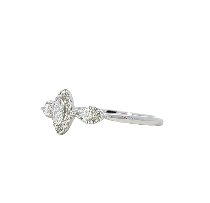 18KT White Gold 0.34ctw Diamond Ring