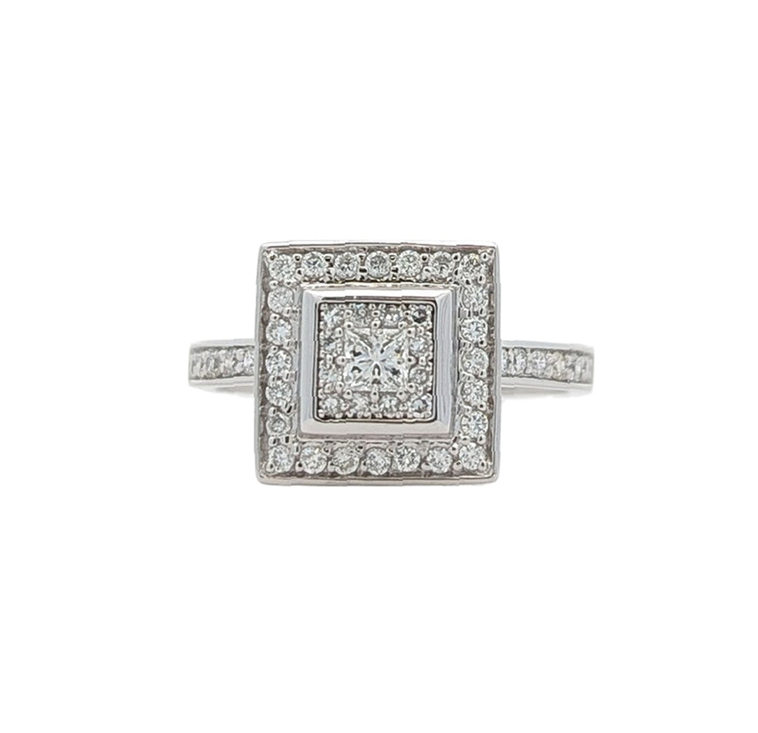 14KT White Gold 0.67ctw Diamond Estate Cluster Ring