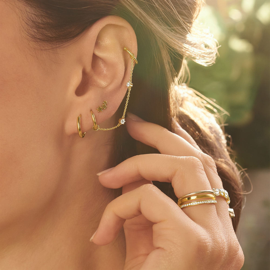 Single Hoop Earring Classic Gold