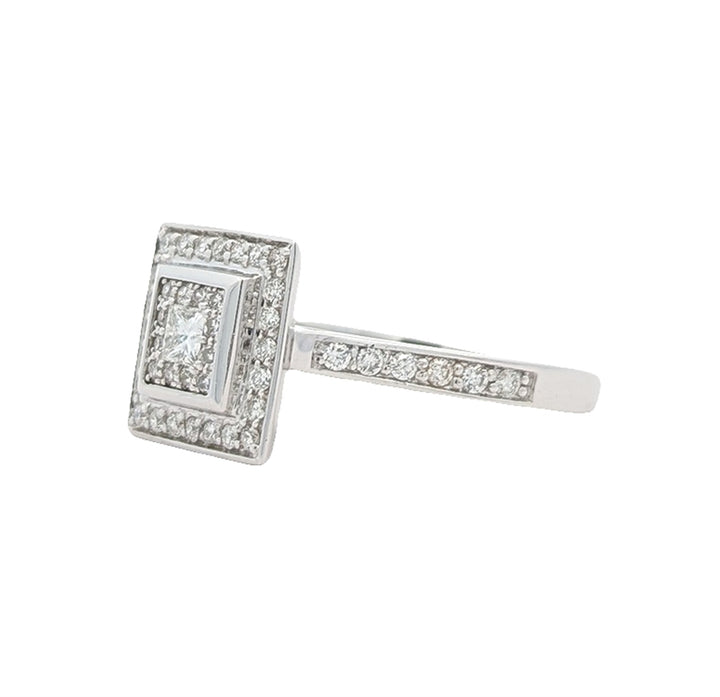 14KT White Gold 0.67ctw Diamond Estate Cluster Ring