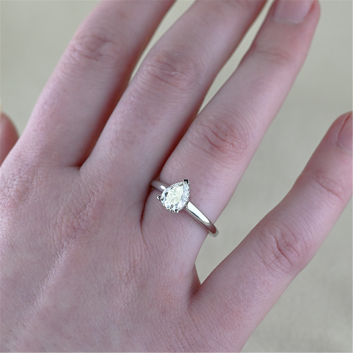 18KT White Gold 1.13ctw Diamond Engagement Ring