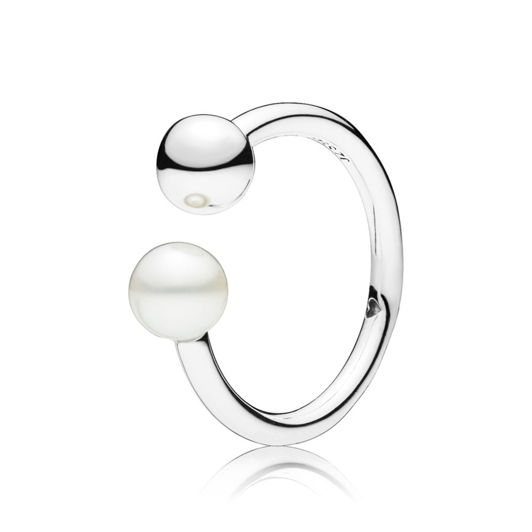 Open ring in sterling silver with 1 peg-set white freshwater cultured pearl