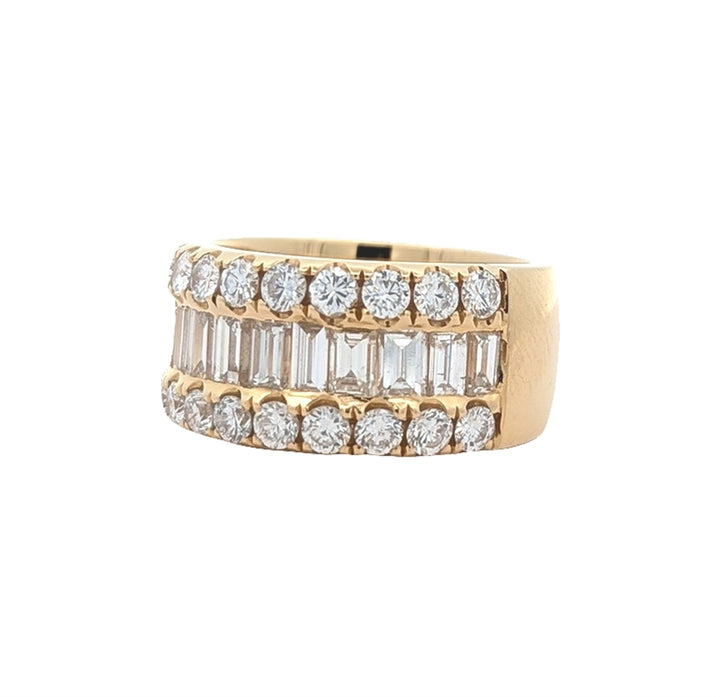 18KT Yellow Gold 3.24ctw Diamond Estate Band